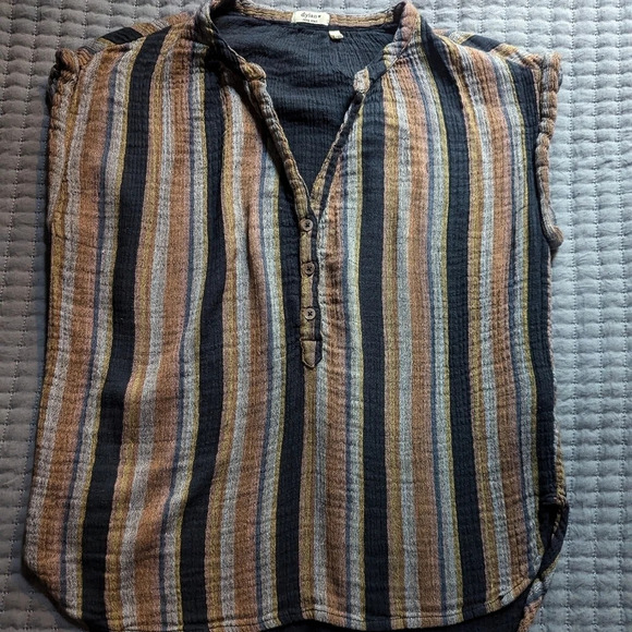 Sundance Vertical Stripe Short-Sleeved Top - Picture 1 of 4